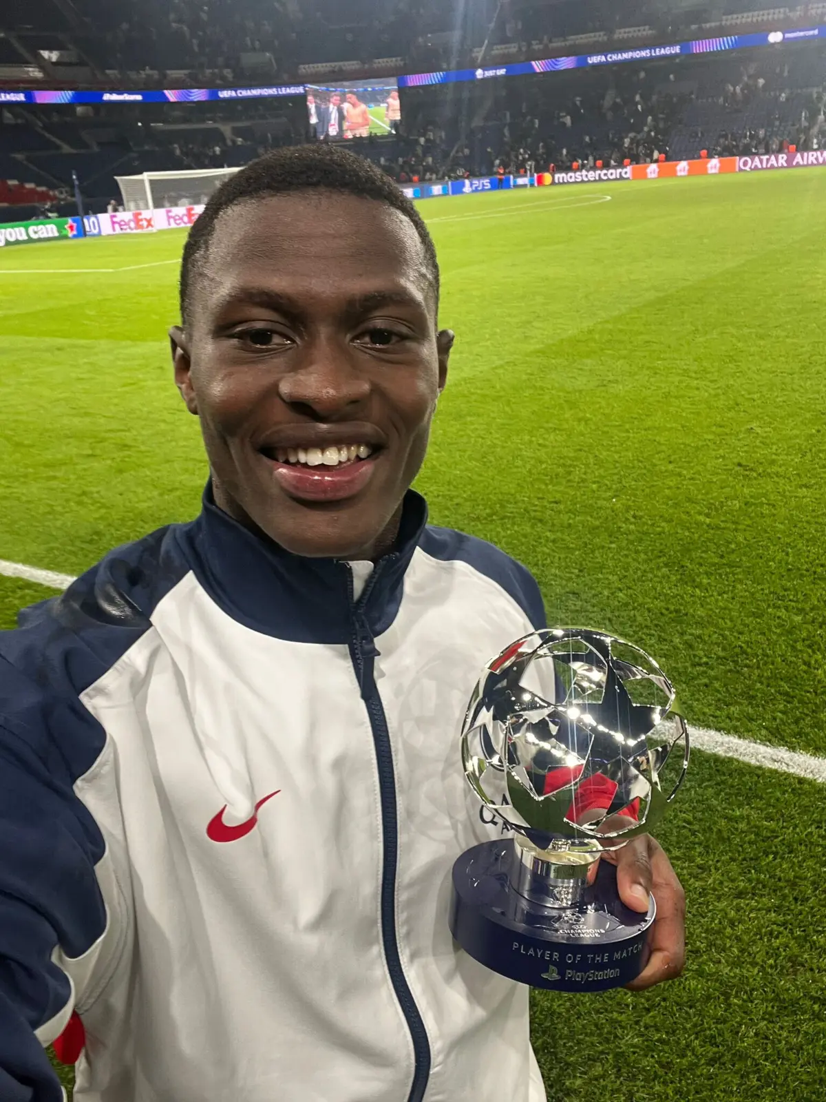 Nuno Mendes foi eleito o melhor em campo