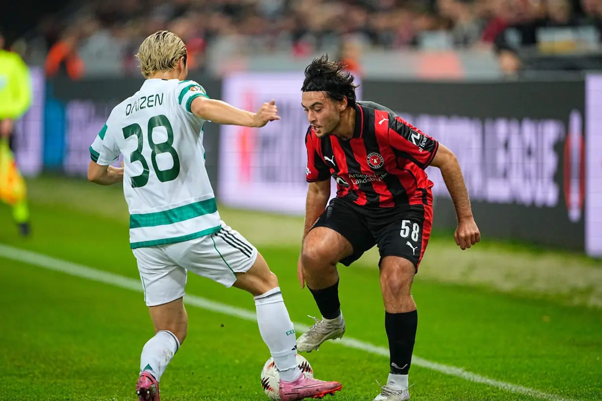 Simsir brilha no Midtjylland