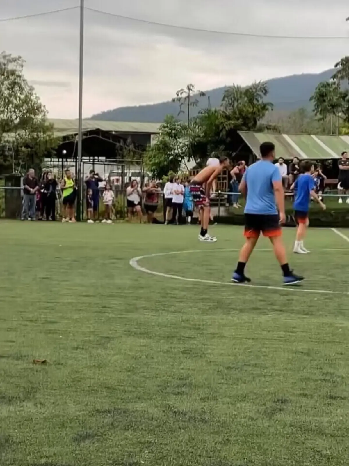 Imagem de contexto do artigo Estrela da NBA surpreende ao aparecer a jogar futebol na Costa Rica