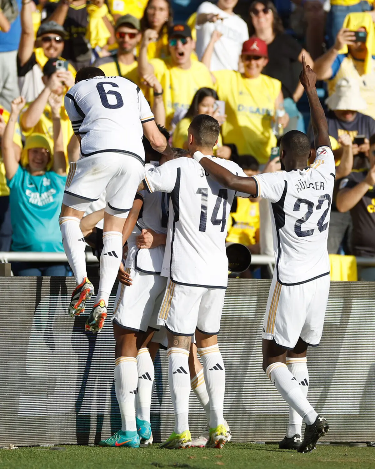 Real Madrid virou resultado em Las Palmas e espera pelo Girona