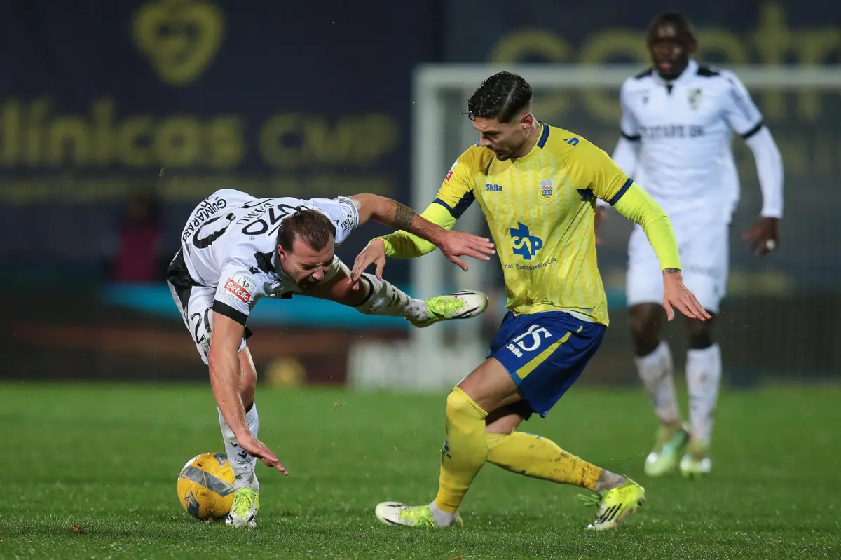 Samu em ação no jogo de Arouca