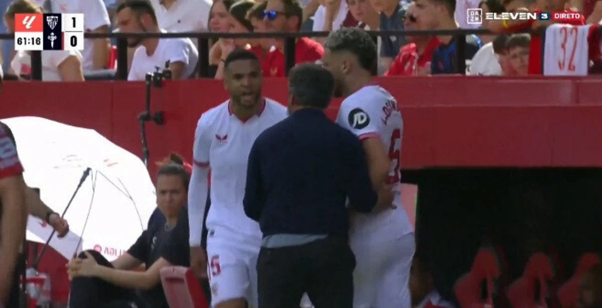 En-Nesyri confronta Quique Flores (créditos: DAZN)