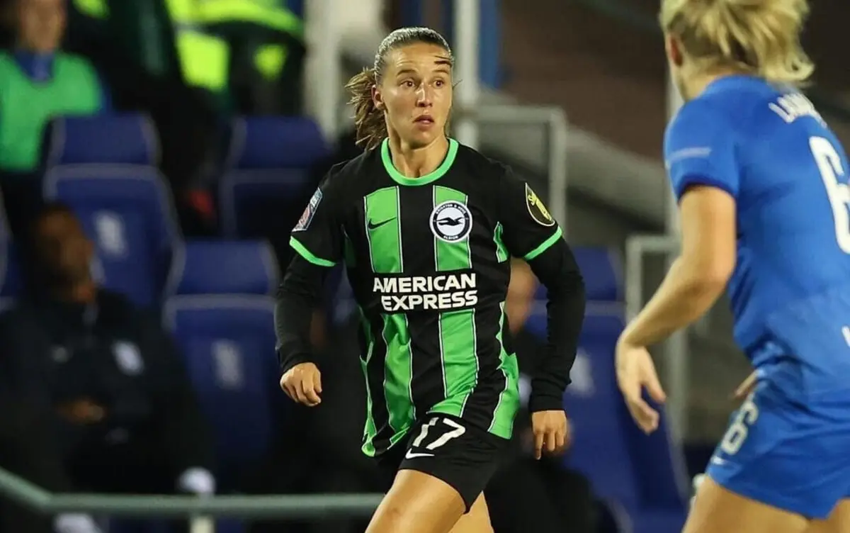 Imagem de contexto do artigo Brighton perde em casa do tetracampeão Chelsea, mas Tatiana Pinto destaca-se