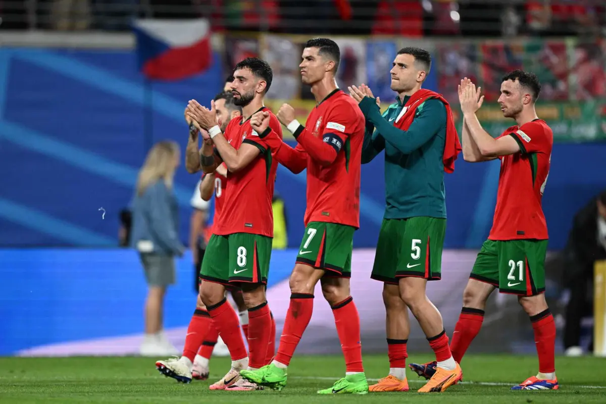 Seleção Nacional agradece apoio em Leipzig (créditos: PATRICIA DE MELO MOREIRA / AFP)