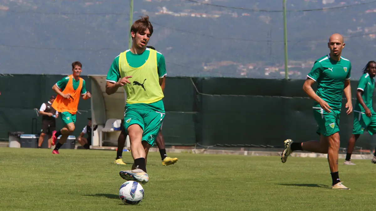 Léo, médio do Tondela, foi emprestado do Anadia (créditos: Tondela)