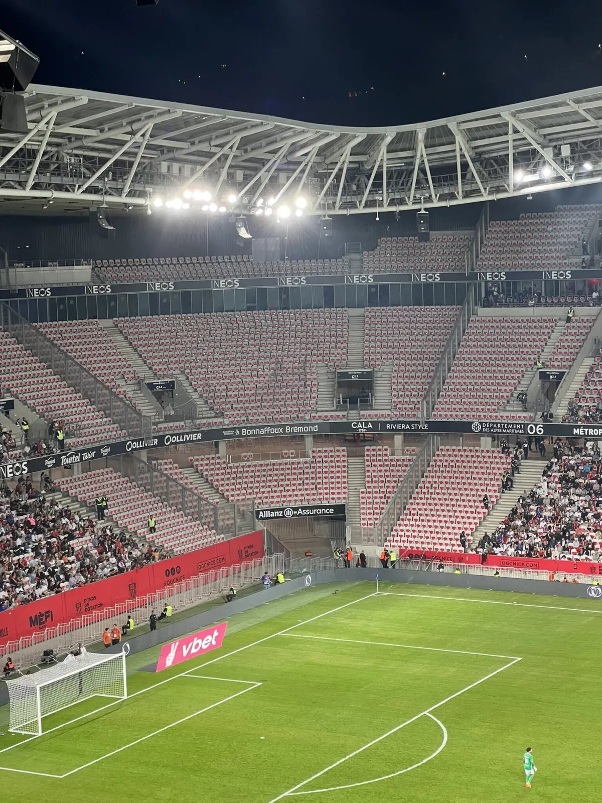 Imagem de contexto do artigo Saint-Étienne perdia 6-0 ao intervalo e adeptos abandonaram estádio