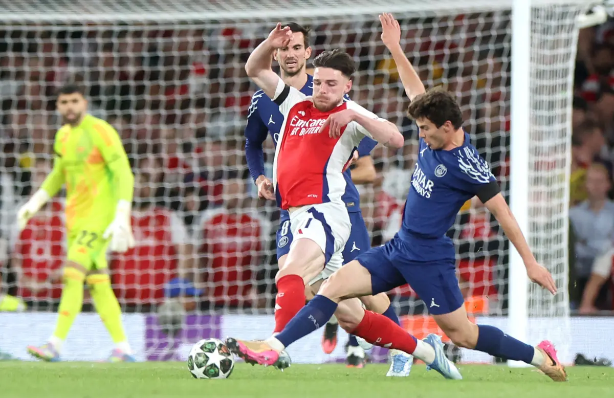 Imagem de contexto do artigo João Neves "ladrão" de luva branca: "Os 60 M€ ao Benfica parecem prenda"