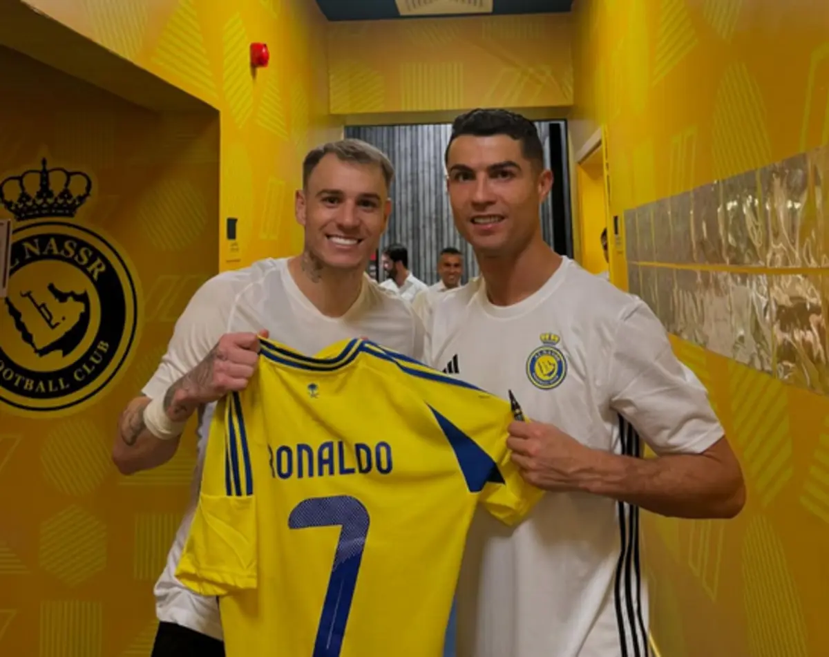 Róger Guedes e Ronaldo