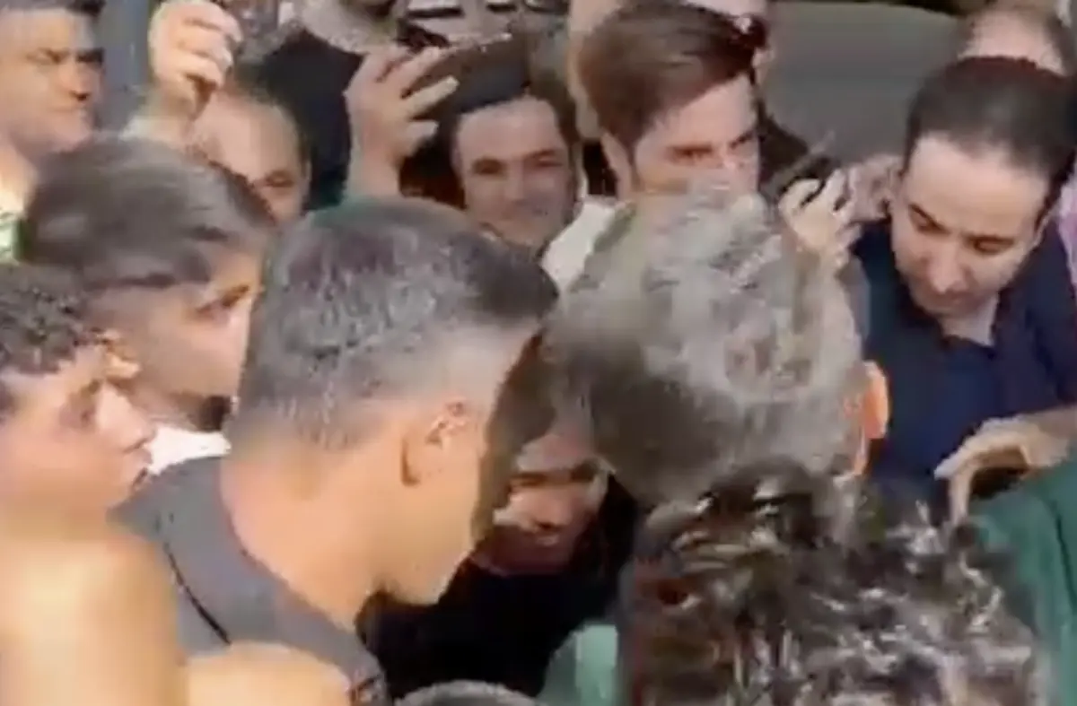 Imagem de contexto do artigo Loucura na chegada ao Irão: Alipour oficializado no Persepolis