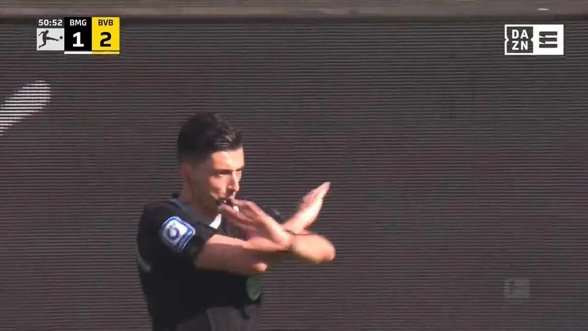 Imagem de contexto do artigo Aconteceu na Bundesliga: VAR chamou árbitro para reverter penálti já depois de este ser batido