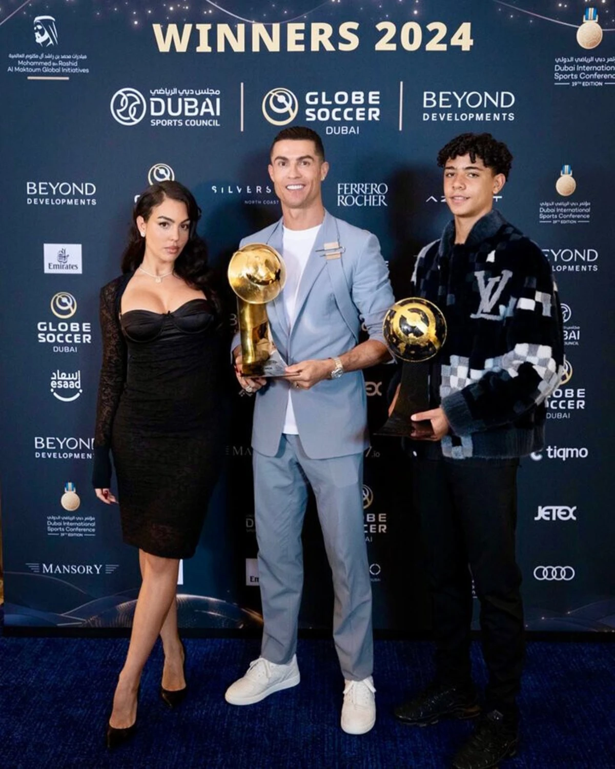 Imagem de contexto do artigo Ronaldo celebra conquistas no Globe Soccer Awards com Georgina e Cristianinho