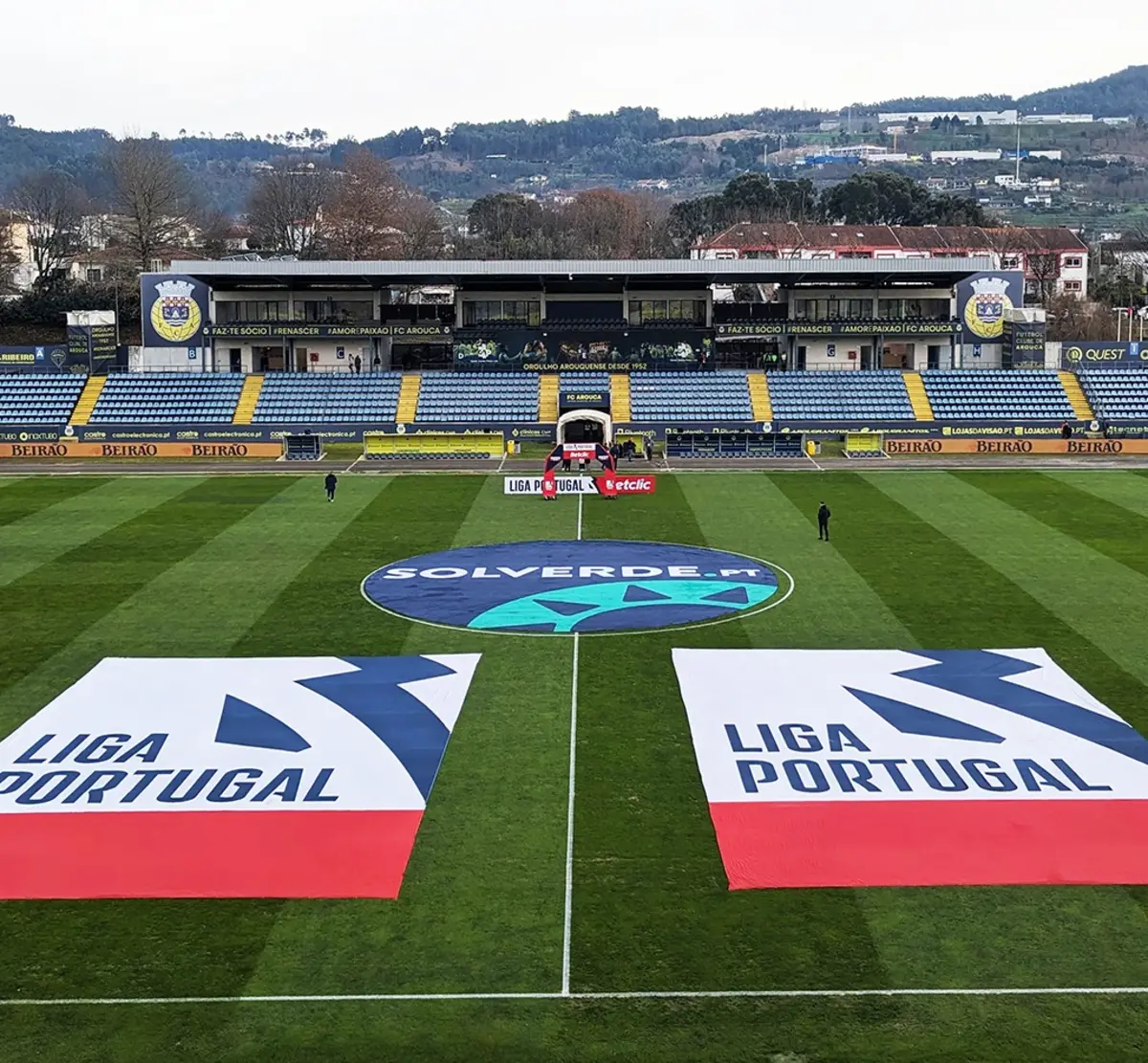 Imagem de contexto do artigo Conhecidos os onzes iniciais e os suplentes de Arouca e Sporting