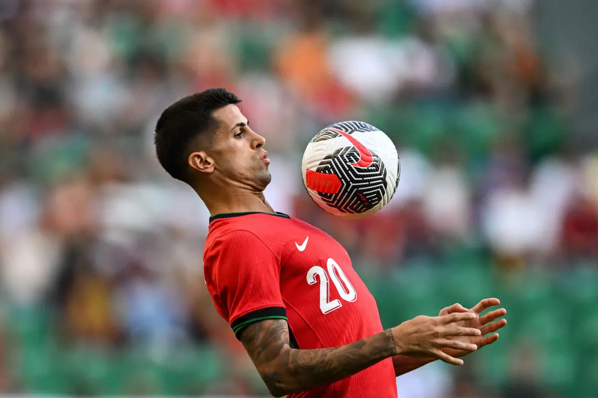 Imagem de contexto do artigo Negociações em andamento: Al Hilal de Jorge Jesus apresentou proposta formal por Cancelo