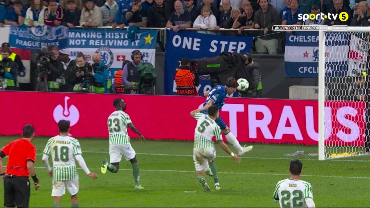 Imagem de contexto do artigo Palmer assiste Enzo Fernández e Jackson para a reviravolta no Bétis-Chelsea. Veja os golos