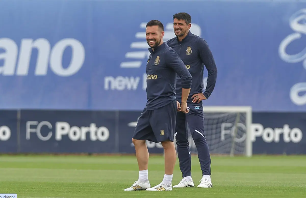 Farioli com o adjunto Lucho González