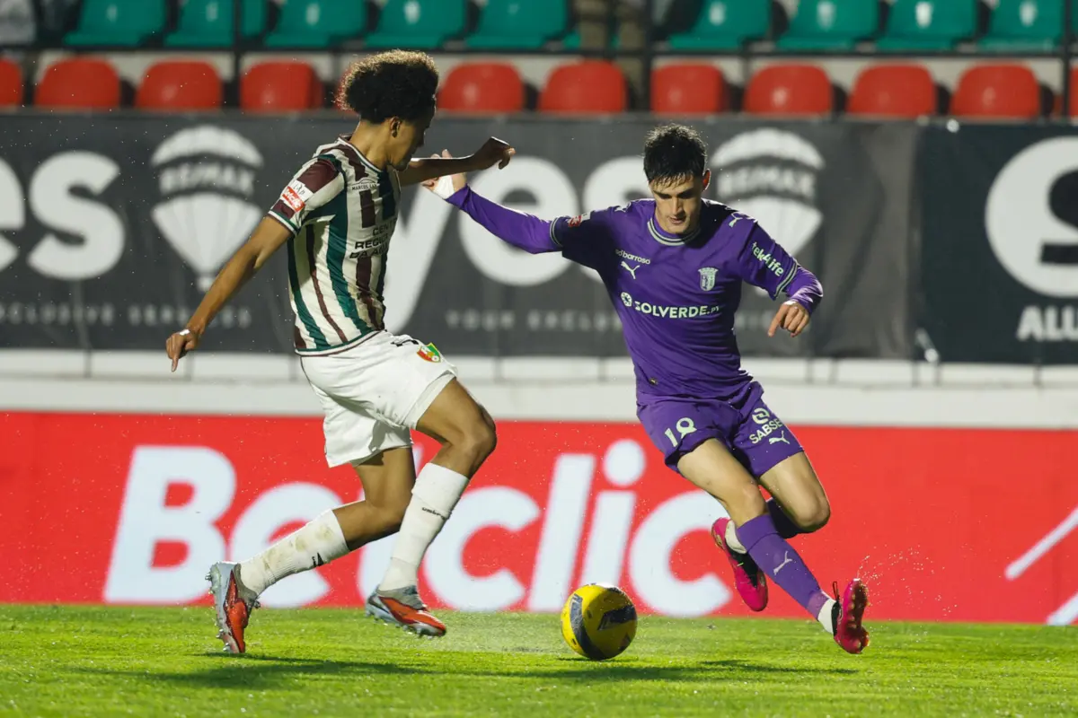 Pau Víctor, à direita