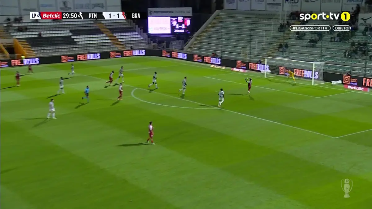 Imagem de contexto do artigo Portimonense-Braga: Roger Fernandes marca com estilo. Veja o golo