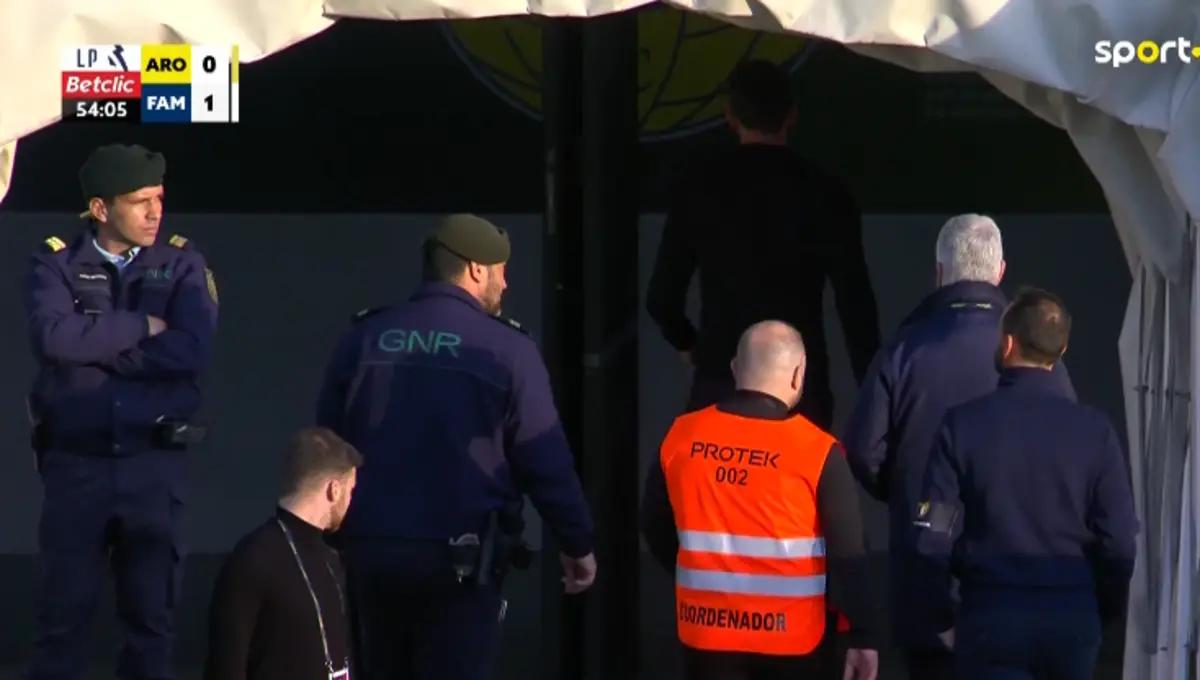 Imagem de contexto do artigo Vasco Seabra e Hugo Oliveira expulsos no Arouca-Famalicão. Eis o momento