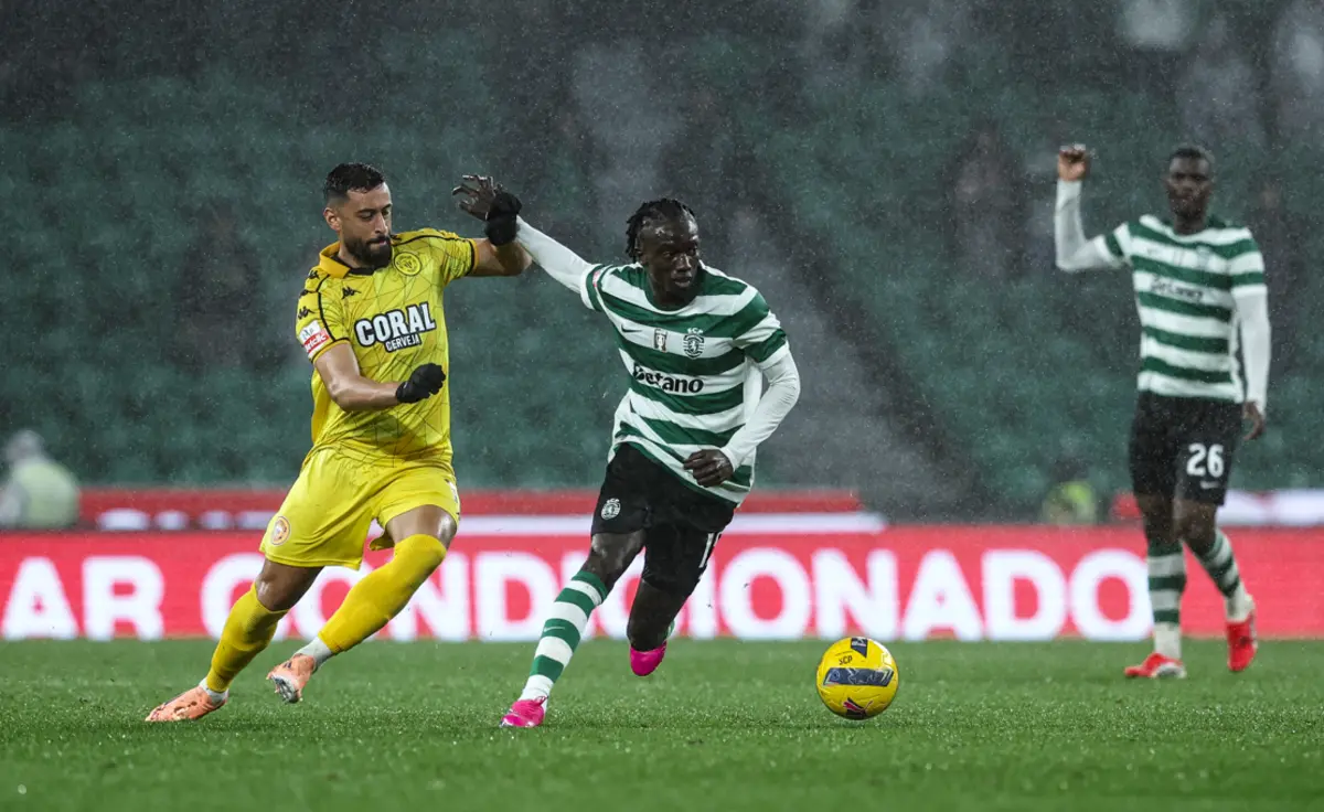 Faye em ação contra o Nacional