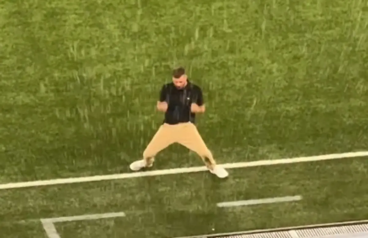 Imagem de contexto do artigo Martín Anselmi efusivo ao máximo na estreia no Brasileirão. Veja o ex-FC Porto