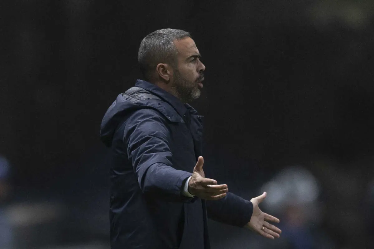 Imagem de contexto do artigo Artur Jorge: "Podíamos falar de um penálti que foi uma decisão incorreta ao não ser assinalado..."