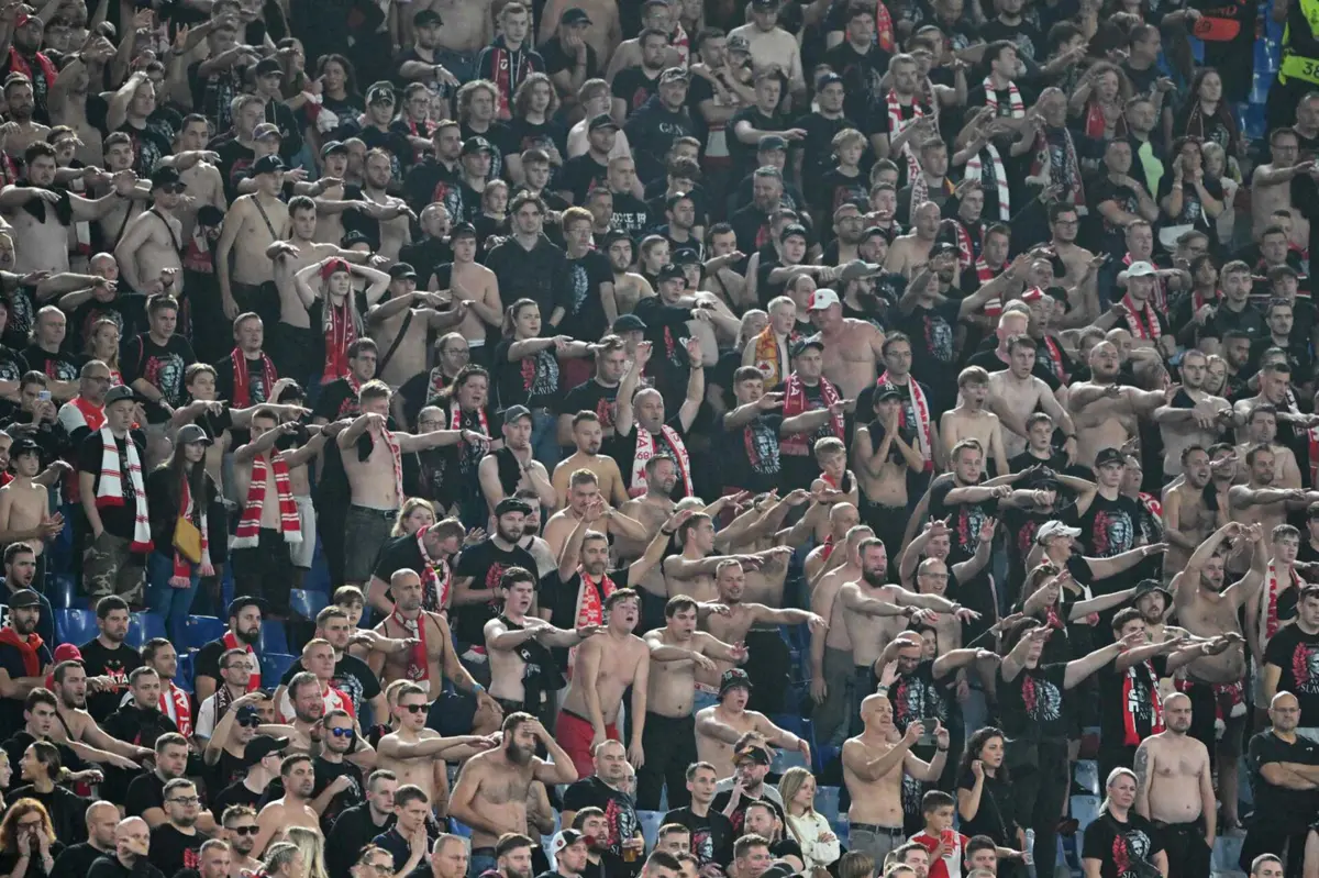 Adeptos do Slávia de Praga