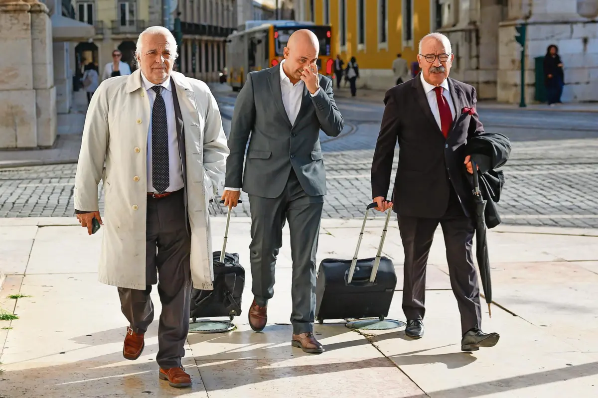 O antigo juiz Rui Rangel (E) e o advogadoJoão Nabais (D) à chegada ao Supremo Tribunal de Justiça