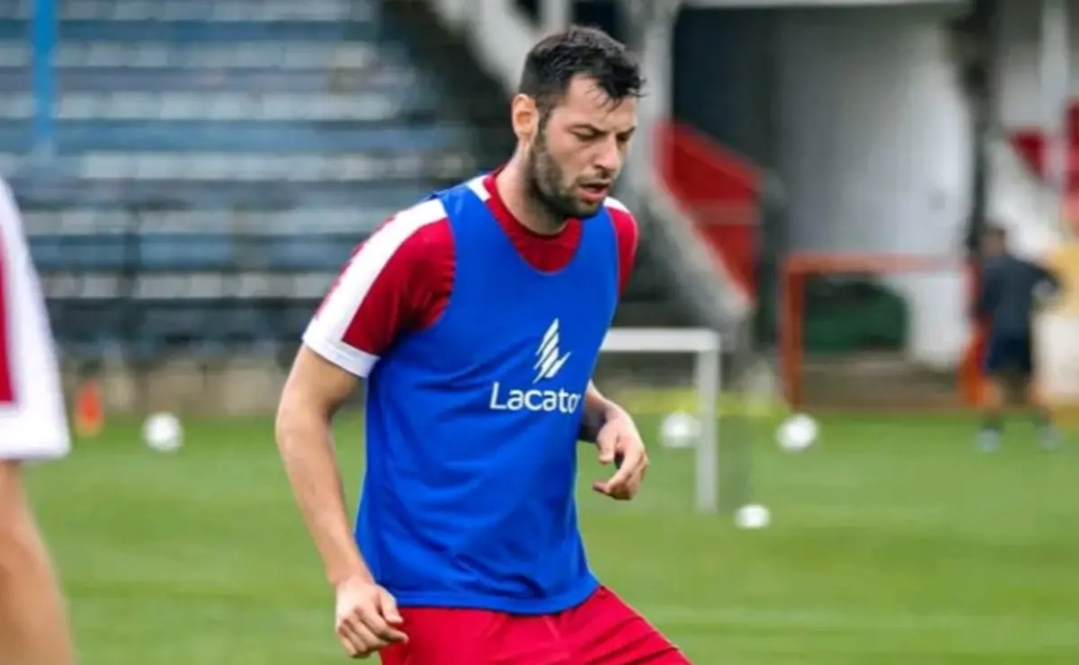 Baturina tenta convencer Tozé Marreco (Reprodução: Gil Vicente)