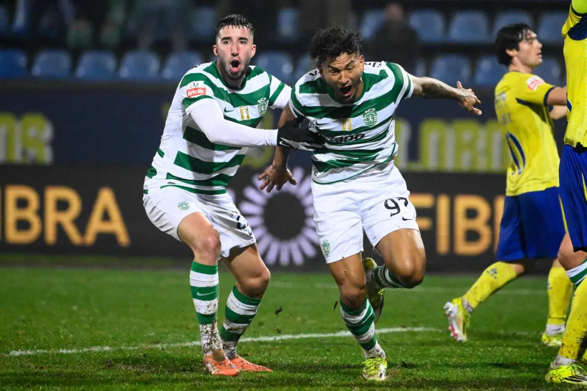 Luis Suárez bisou na vitória em Arouca