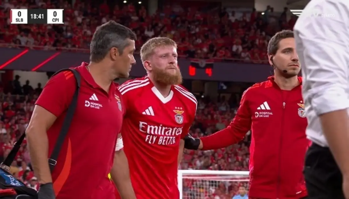 Imagem de contexto do artigo Contrariedade para o Benfica: Beste lesiona-se frente ao Casa Pia