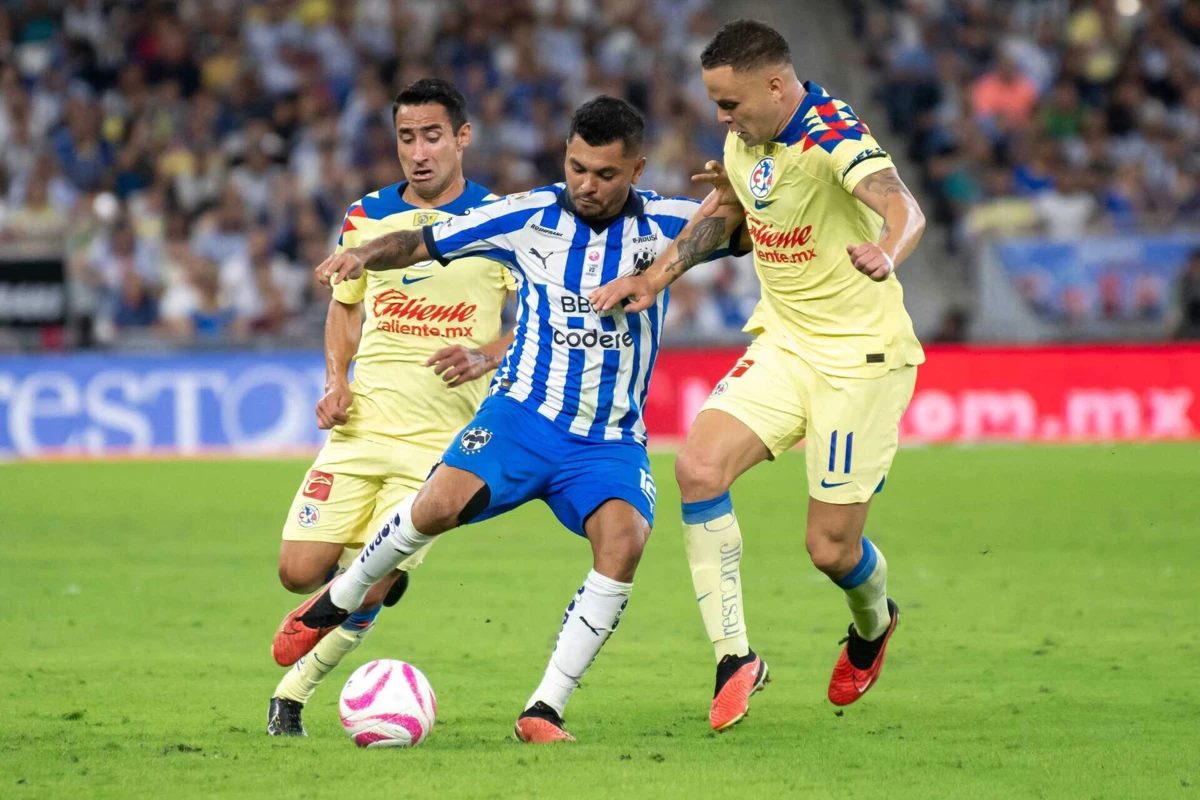 Corona joga no Monterrey (Créditos: Julio Cesar AGUILAR / AFP)