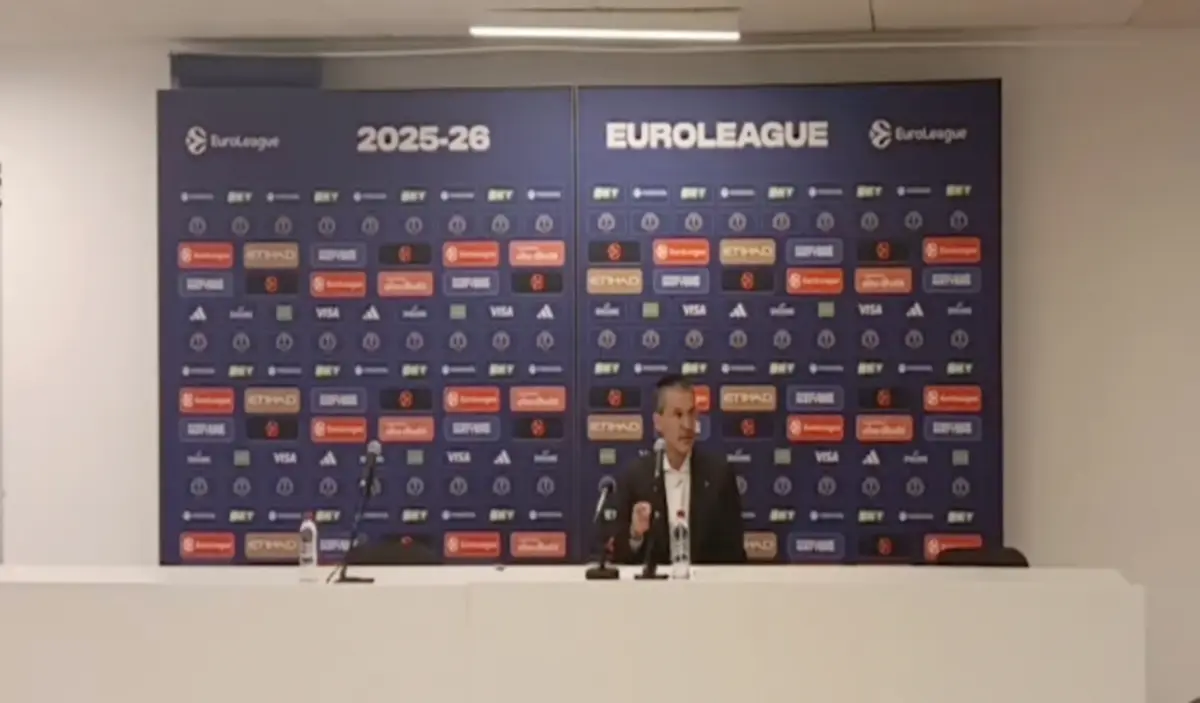 Imagem de contexto do artigo Hilariante: treinador do Valência dá conferência de três segundos. Ora veja