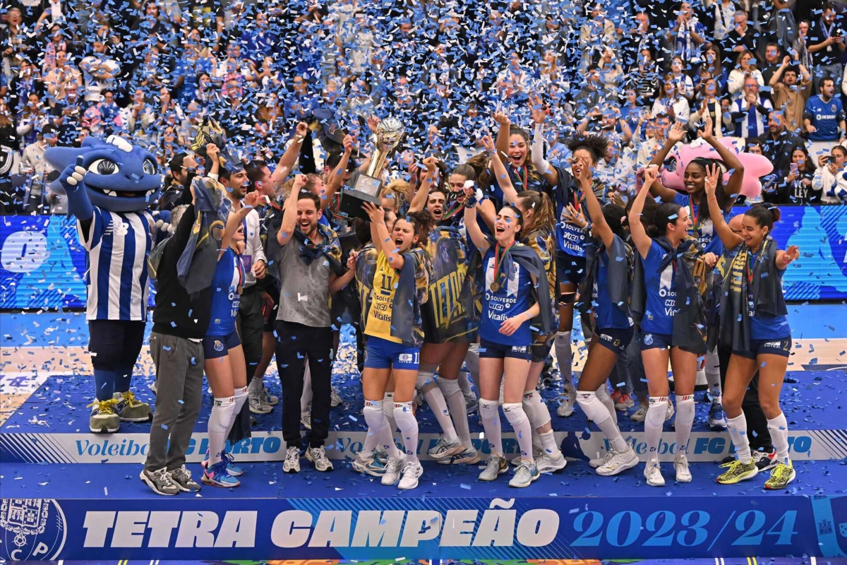 Imagem de contexto do artigo FC Porto festeja a conquista do título de voleibol feminino: veja as imagens