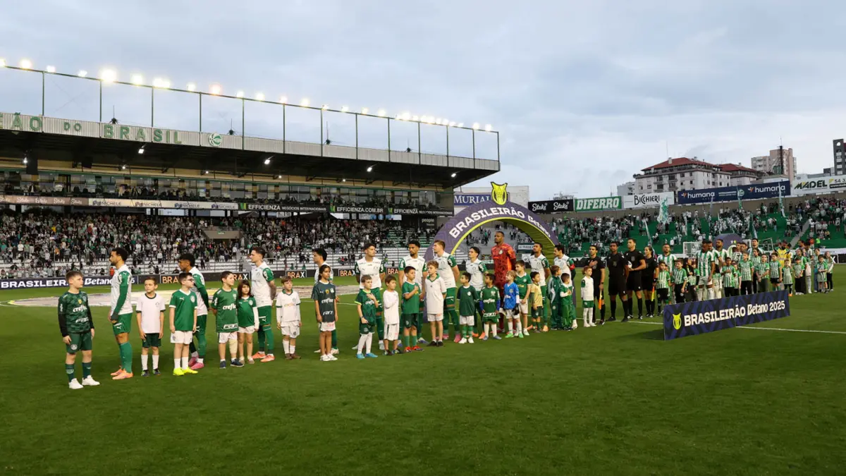 Imagem de contexto do artigo Prestes a começar o jogo, jogadores do Palmeiras tiveram de trocar de equipamento