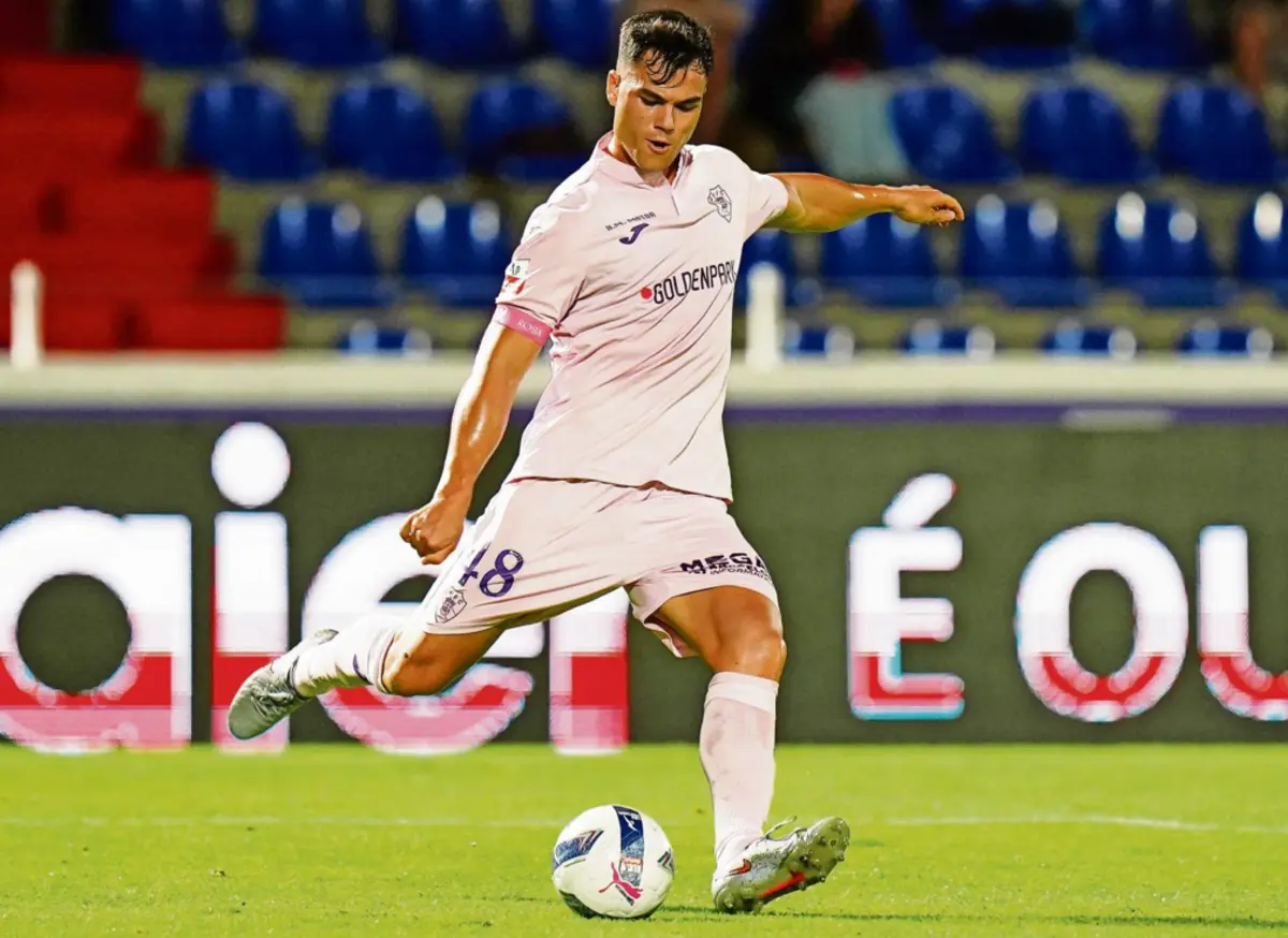 Antonio Espigares com a camisola do Gil Vicente