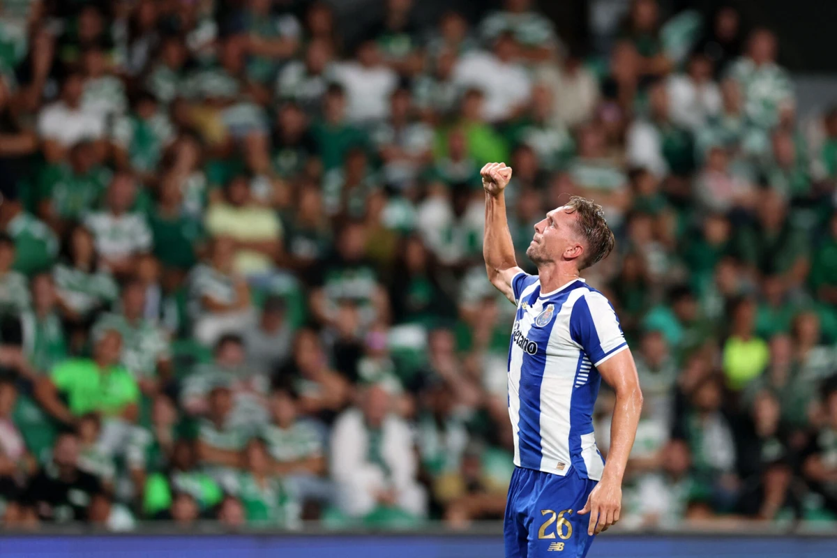 Luuk de Jong marcou em Alvalade