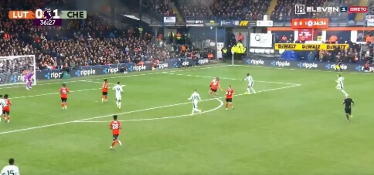 Golo de Madueke (créditos: DAZN)