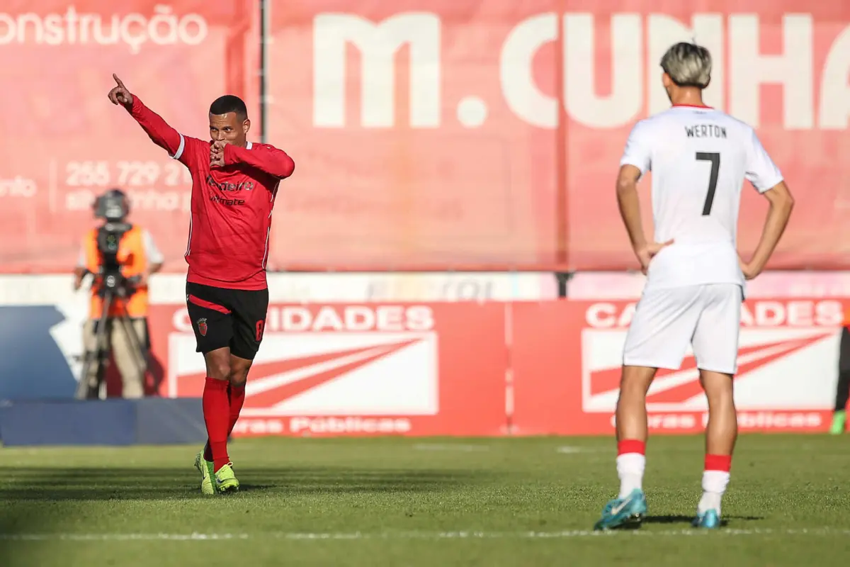 Ewerton festeja o golo (Créditos: Miguel Pereira)