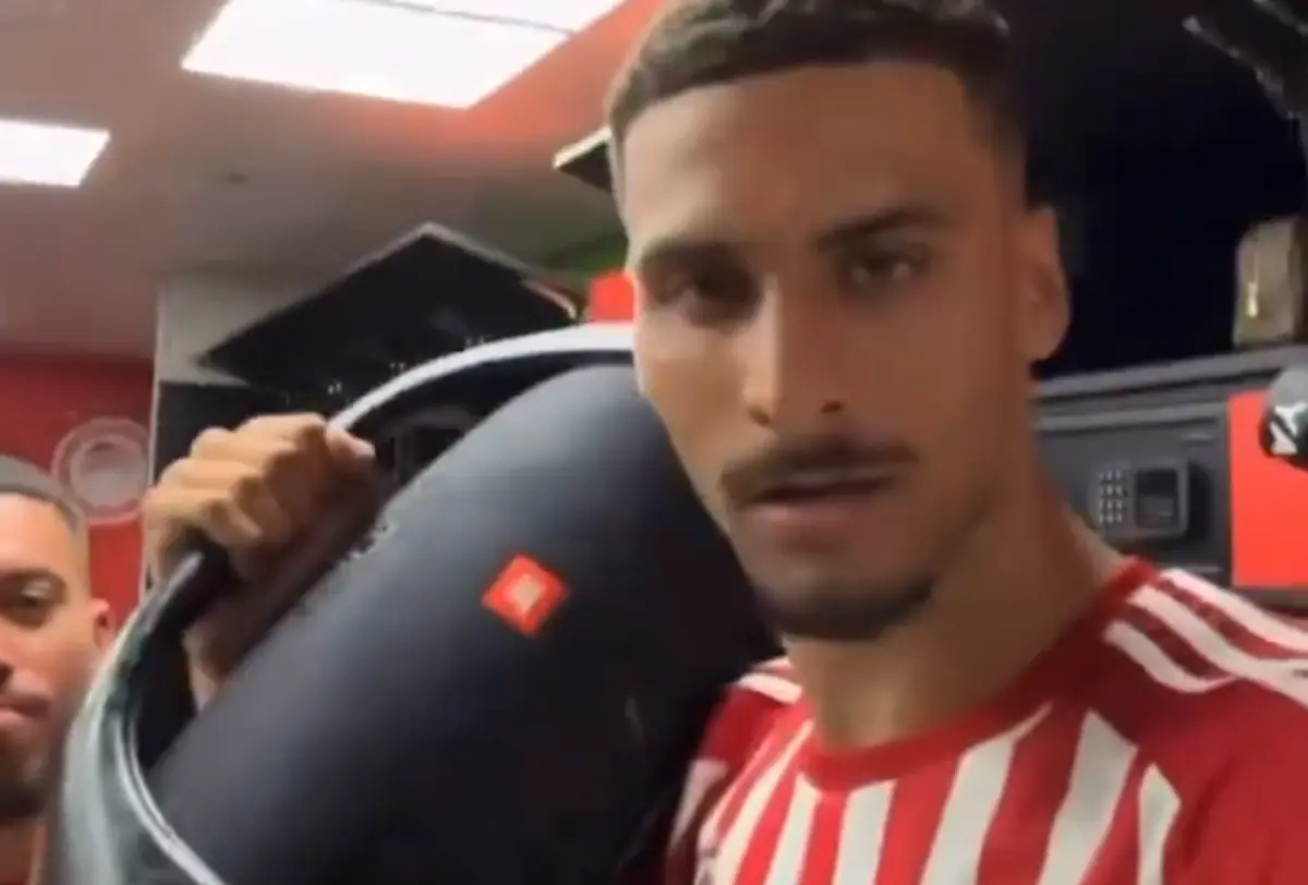 Imagem de contexto do artigo David Carmo, os Biu Bau e uma enorme festa no balneário do Olympiacos