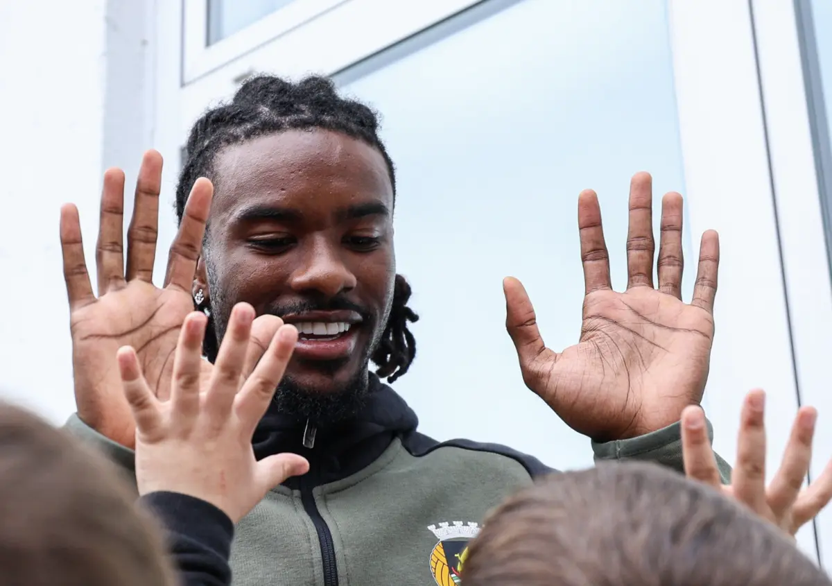 Omar Richards, bem como Tiago Morais, esteve na quarta-feira numa escola de Vila do Conde (créditos: RIo Ave)