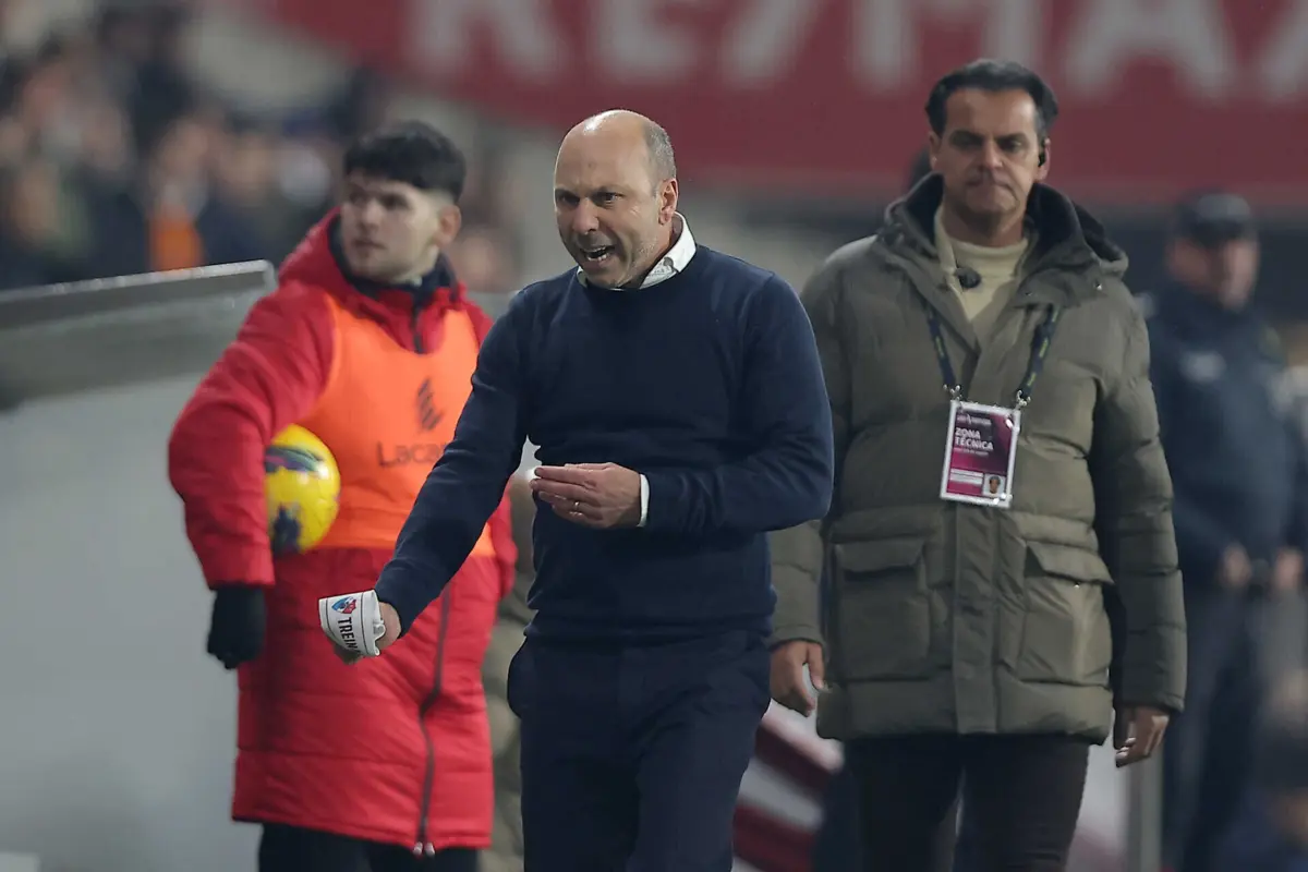 Bruno Pinheiro após ser expulso (créditos: Miguel Pereira)