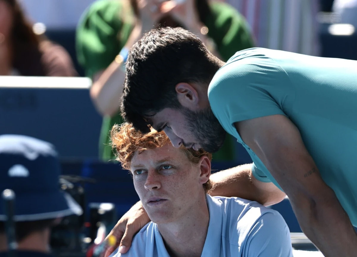 Sinner e Alcaraz (créditos: X/@janniksin)