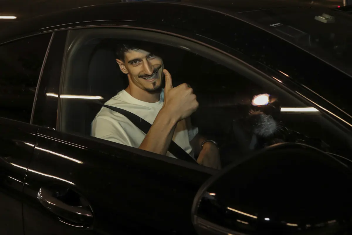 Kovacevic chegou no domingo a Lisboa (Créditos: Pedro Rocha/Global Imagens)