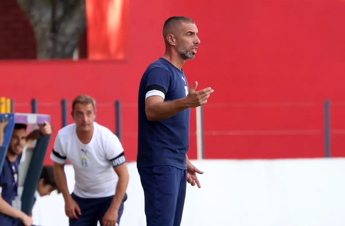 Pedro Lomba, treinador do Canelas