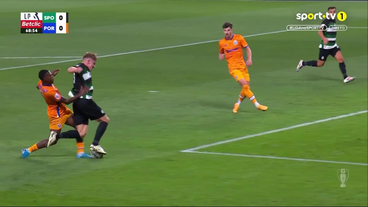 Imagem de contexto do artigo Tribunal O JOGO | Bem assinalado penálti por falta de Otávio sobre Gyokeres?