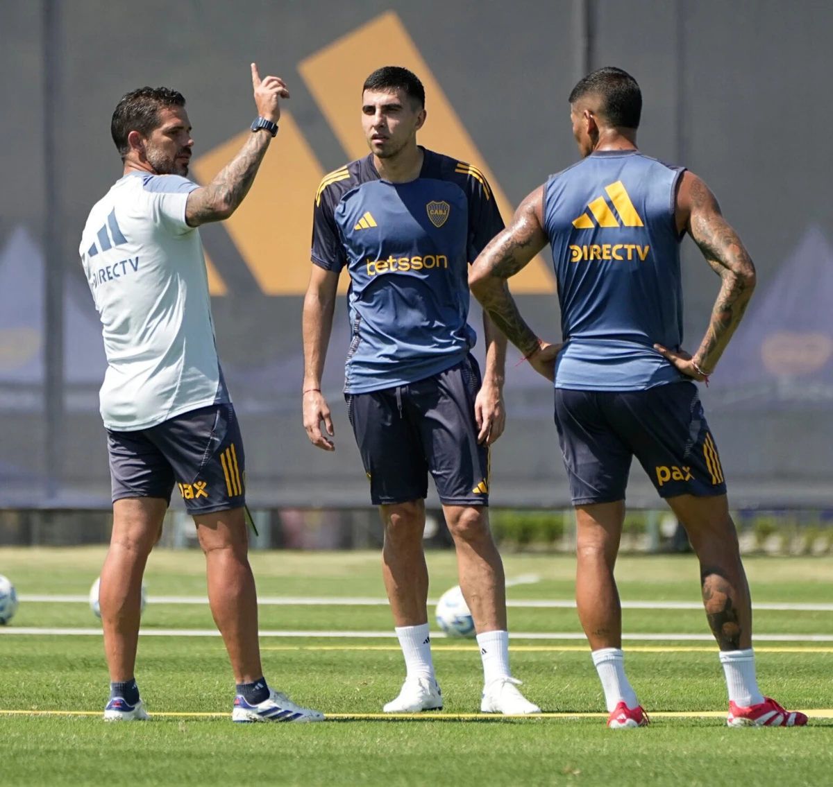 Fernando Gago, Rodrigo Battaglia e Marcos Rojo