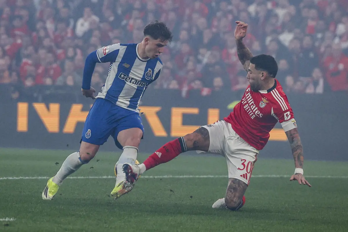 Oskar Pietuszewski e Otamendi