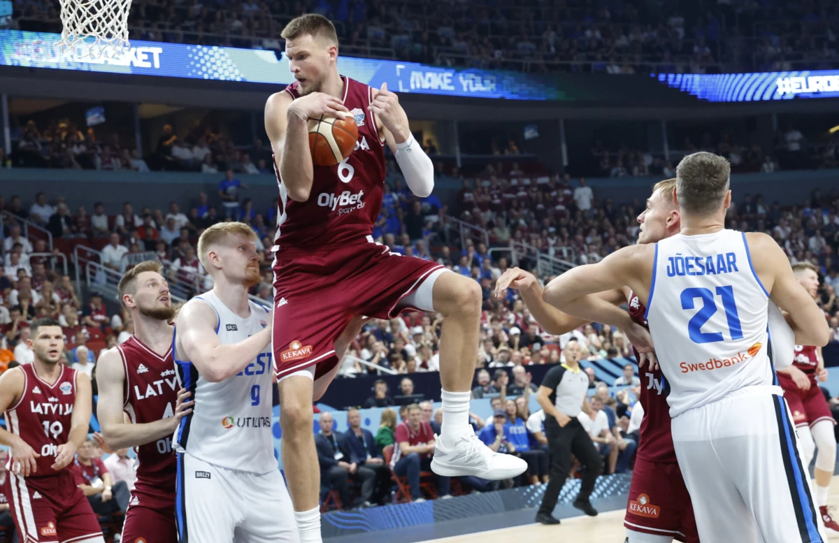 Kristaps Porzingis (Créditos: EPA)