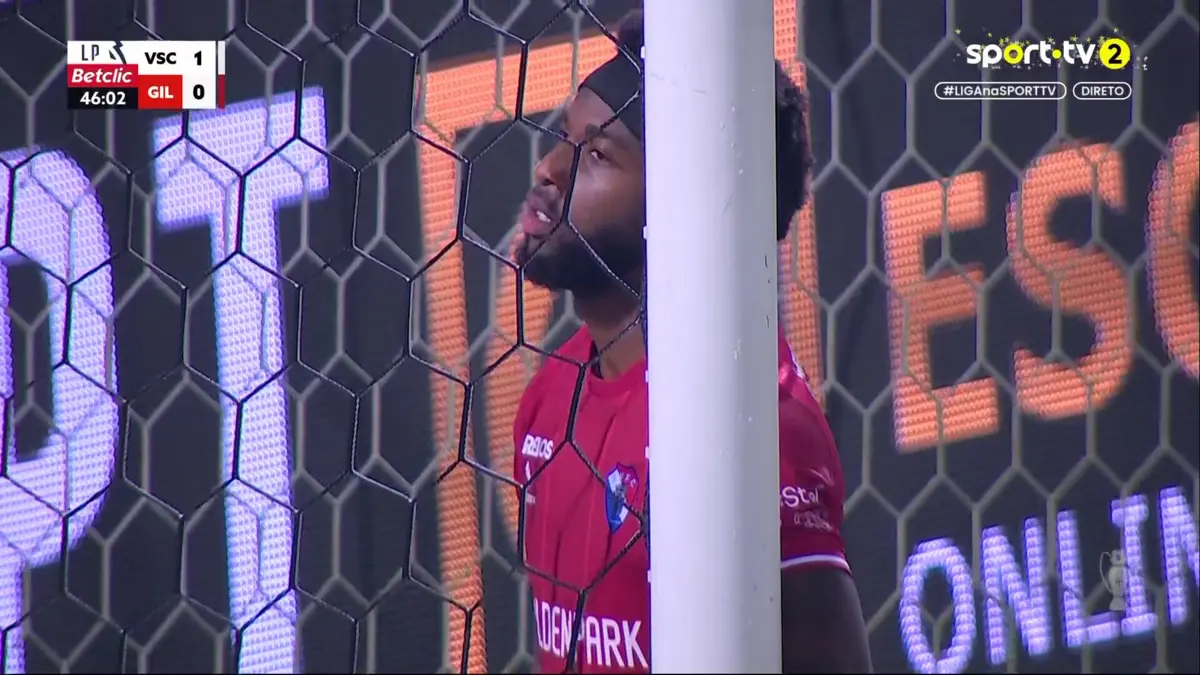 Imagem de contexto do artigo V. Guimarães-Gil Vicente: autogolo aumenta a diferença no marcador. Ora veja