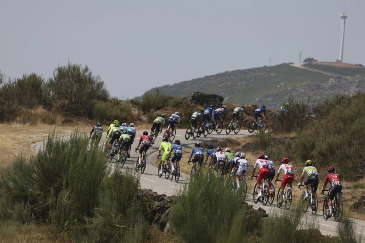 Imagem de contexto do artigo Choro de Hugo Nunes e declarações dos protagonistas: o resumo da 4.ª etapa da Volta a Portugal
